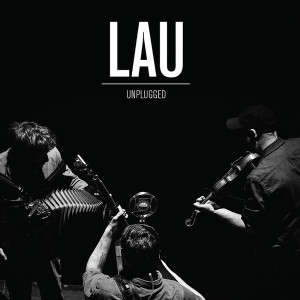 Dengarkan lagu Far from Portland (Unplugged Version) nyanyian Lau dengan lirik
