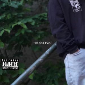 ดาวน์โหลดและฟังเพลง On The Run (Explicit) พร้อมเนื้อเพลงจาก Prospect