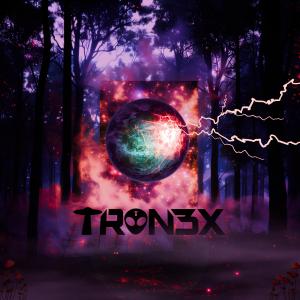 Tron3x的專輯Sombody Come Get Her (Explicit)