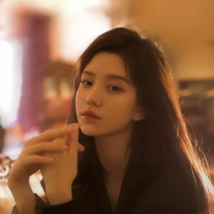 Listen to 花店不开了花继续开 (抖音原声版) song with lyrics from 抖音热门原声