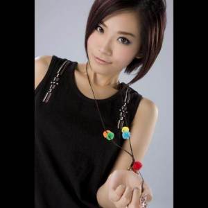 Listen to Bi Wu Zhao Qin song with lyrics from 范萱蔚
