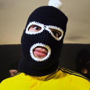 ดาวน์โหลดและฟังเพลง Zábřežský sen (feat. MC Žblencič) (Explicit) พร้อมเนื้อเพลงจาก MC Fintsch