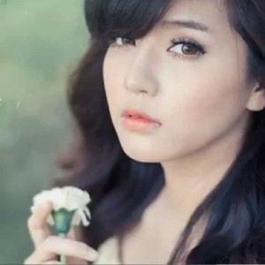 收聽Bich Phuong的Nếu Hạnh Phúc Không Phải Em歌詞歌曲