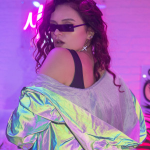 ดาวน์โหลดและฟังเพลง Tik Tok พร้อมเนื้อเพลงจาก Paytra