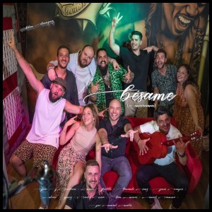 收聽Jesús J. Contreras的Bésame (Versión Especial 15 Aniversario)歌詞歌曲