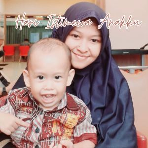 Listen to Hari Istimewa Anakku song with lyrics from Siti Aisyah