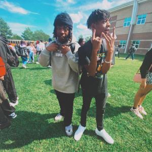 收聽Lil Capo的DIG EM UP (feat. Fribble & LXGENDXRYREG)歌詞歌曲