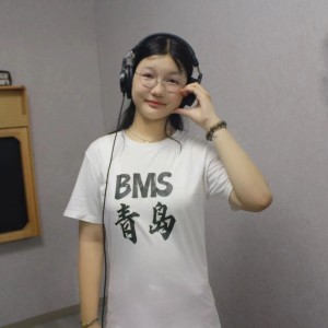 收听刘潇楠的熬夜的时光 (伴奏)歌词歌曲