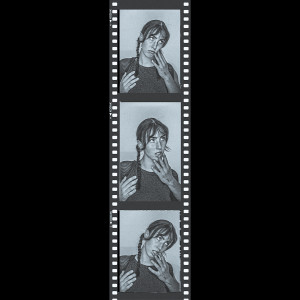 收聽Allira的One, Two, Three歌詞歌曲