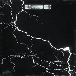 ดาวน์โหลดและฟังเพลง Nem Akarok Mást (Explicit) พร้อมเนื้อเพลงจาก Yiam