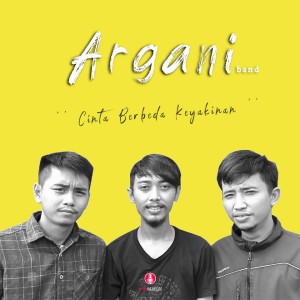 Dengarkan lagu Cinta Berbeda Keyakinan nyanyian Argani band dengan lirik