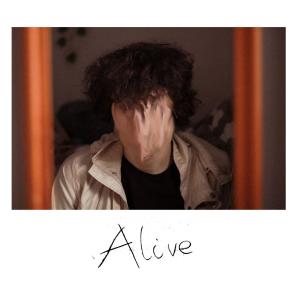 Boneyard的專輯Alive (Explicit)