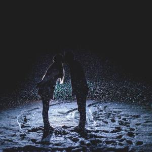 Dengarkan 如果当初的你遇到现在的我 lagu dari 刘广辉 dengan lirik