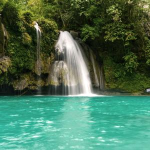 Big Sounds的专辑Waterfall Sounds to Help Insomnia and Relaxation
