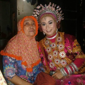 ดาวน์โหลดและฟังเพลง Rindu pelukanmu Ibu พร้อมเนื้อเพลงจาก Anthy