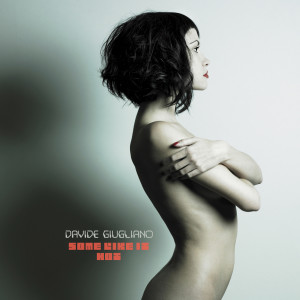 ดาวน์โหลดและฟังเพลง Lyka พร้อมเนื้อเพลงจาก Davide Giugliano