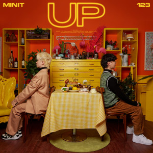 Album UP oleh Minit