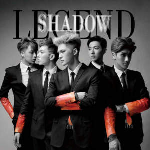 Dengarkan lagu SHADOW nyanyian 전설 dengan lirik
