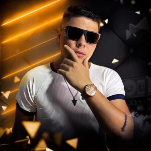 收听Erikson Vieira的Mina do Baile (Explicit)歌词歌曲