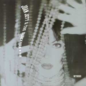 收聽Joan Jett & The Blackhearts的Treadin' Water歌詞歌曲