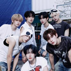 CLOSE YOUR EYES ดาวน์โหลดและฟังเพลงฮิตจาก CLOSE YOUR EYES