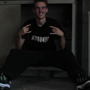 ดาวน์โหลดและฟังเพลง RUN MF RUN (Explicit) พร้อมเนื้อเพลงจาก Neuronyc