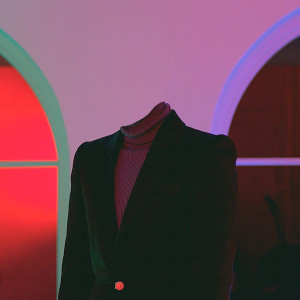 Dengarkan 4hours (Feat.이바다) lagu dari LAYBACKSOUND dengan lirik