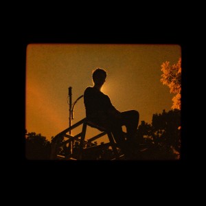 Listen to Di Bawah Langit Oranye song with lyrics from Jevin Julian