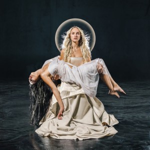 Listen to Loveline song with lyrics from Zolita