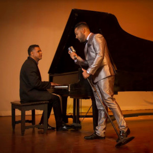 ดาวน์โหลดและฟังเพลง Cómo Olvidarte พร้อมเนื้อเพลงจาก Andrw John