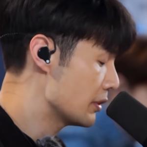 收聽Ai Ni da的【純享】《愛，很簡單》李榮浩《美好的時光》 Wonderful Time /浙江衛視官方HD/歌詞歌曲