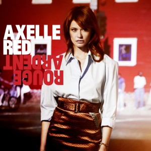 Dengarkan lagu Ce cœur en or nyanyian Axelle Red dengan lirik