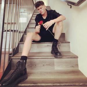 default playlist img