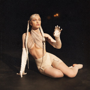 ดาวน์โหลดและฟังเพลง Two Of Us พร้อมเนื้อเพลงจาก Alice Chater