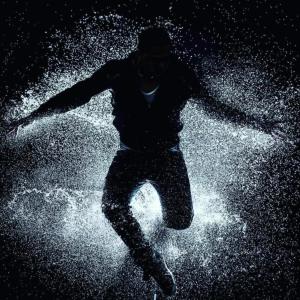 Listen to Te Quiero Distinto song with lyrics from Coron3l