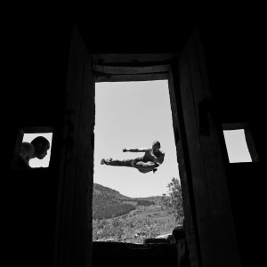 ดาวน์โหลดและฟังเพลง Мало нам (Explicit) พร้อมเนื้อเพลงจาก Miyagi