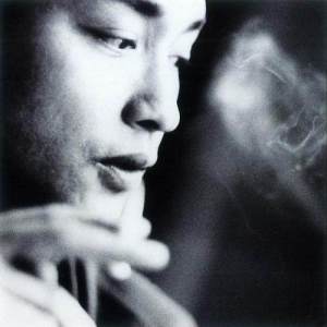 ดาวน์โหลดและฟังเพลง Stand Up พร้อมเนื้อเพลงจาก Leslie Cheung