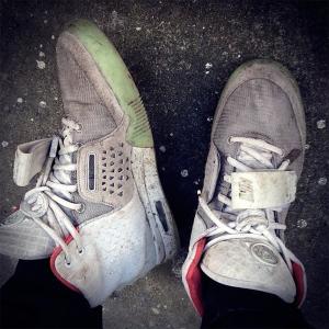 收聽Ehlg的3 Jahre alte Yeezy (feat. Fatmeier) (Explicit)歌詞歌曲