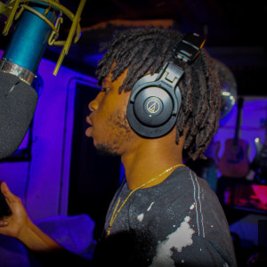 Listen to Athletic Trappers (Explicit) song with lyrics from Bigrixh