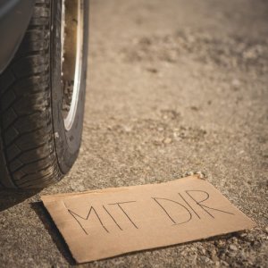 Listen to Mit dir song with lyrics from Monobo Son