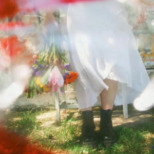 Listen to Flor Sin Nombre song with lyrics from Pixie Laval