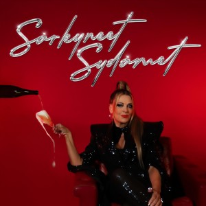 收聽Eini的Särkyneet sydämet (Vain elämää kausi 15)歌詞歌曲