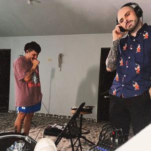 ดาวน์โหลดและฟังเพลง ya no te ves (live session) พร้อมเนื้อเพลงจาก Mike Rodz