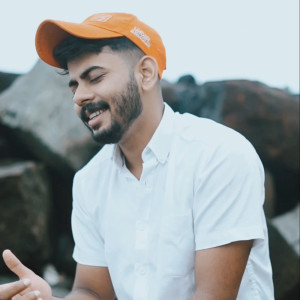 Listen to Ethrayo Janmamay song with lyrics from Munawar Shan