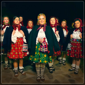 收听Ionut Lucian的Crăciun Luminat歌词歌曲