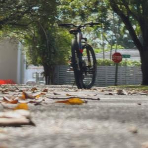 KRZY K的專輯Out of 0rder (feat. LiLLiAN)