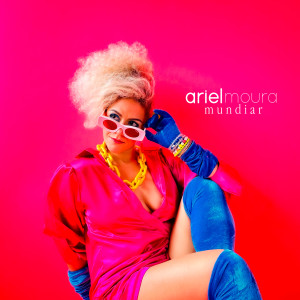 收聽Ariel Moura的No Compasso do Luar歌詞歌曲
