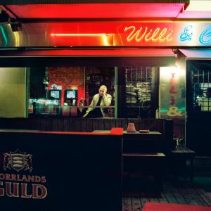 ดาวน์โหลดและฟังเพลง Min låt พร้อมเนื้อเพลงจาก Alexis Weak