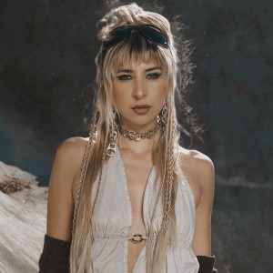 Alexa Villa的專輯CONTROL