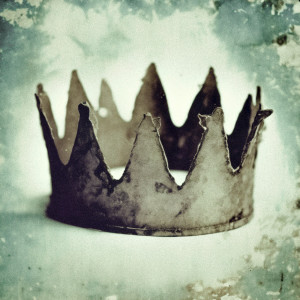 Listen to Paper Crown King song with lyrics from Daniel Laufer